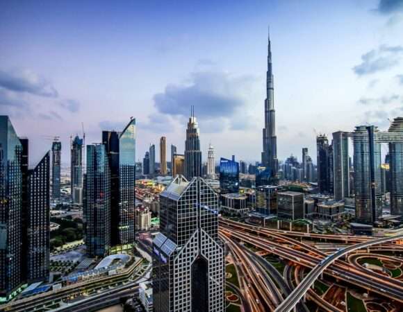 Burj Khalifa 124th Floor + Dubai Mall Aquarium With Under Water Zoo (Non-Prime Hours)