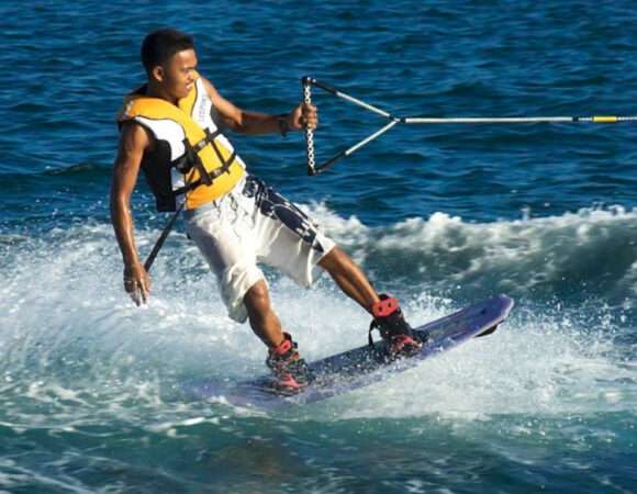 Dubai 1 Hour Wake Board Adventure Tour