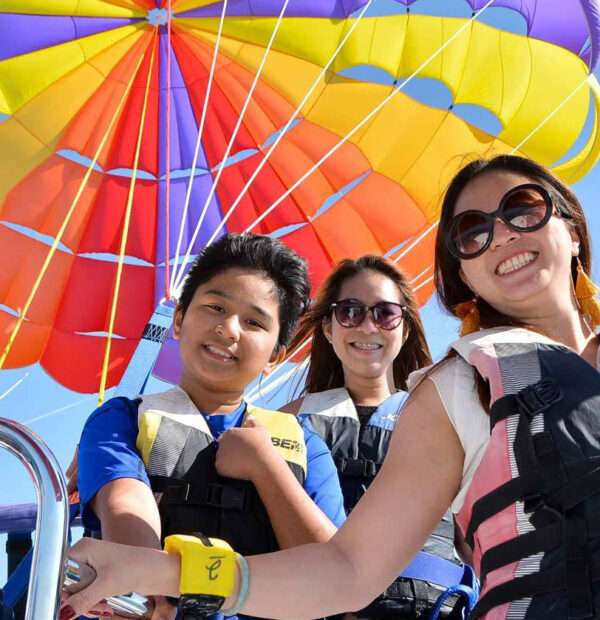 Dubai Tandem Parasailing Experience